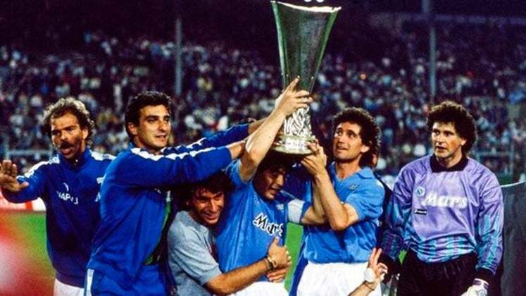 Napoli (Itália): um título conquistado, em 1988/1989.