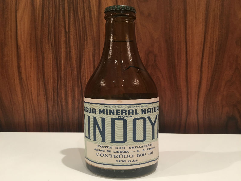 Garrafa que foi enviada à Lua na missão Apollo 11 