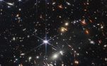 Nesta segunda-feira (11), a Nasa revelou a 'imagem infravermelha mais profunda e nítida do universo primitivo'. Trata-se dos primeiros registros das galáxias formadas após o Big Bang. Essas formações ocorreram 13 bilhões de anos atrás. São grandes as expectativas com relação ao que o James Webb pode revelar sobre a evolução do universo