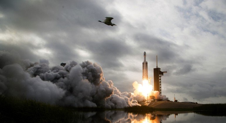 O foguete foi fabricado pela SpaceX e não pela Nasa