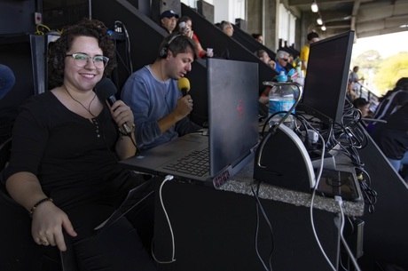 Natalia nas cabines durante a final do Brasileiro Feminino A1 (Edu Garcia / R7)