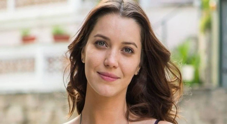 Nathalia Dill surge em fotos raras com sua bebê e impressiona