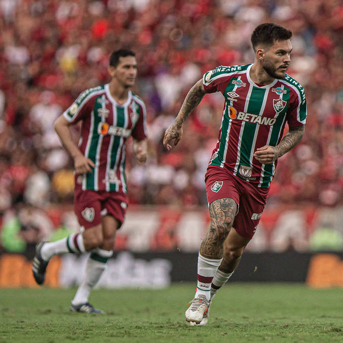 Nathan em ação pelo Fluminense