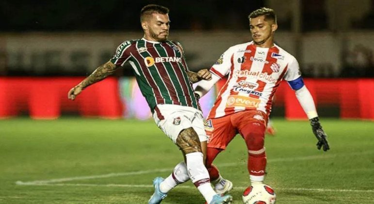 Nathan: meia - Fluminense - 26 anos - contrato de empréstimo até dezembro de 2022 - valor de mercado: 2,5 milhões de euros (R$ 13 milhões)