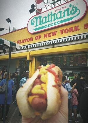 Tradicional hot-dog de Coney Island