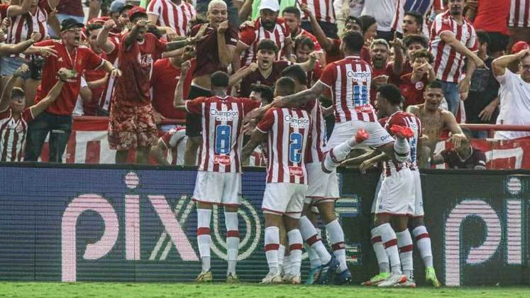 Náutico: 52,3% de aproveitamento no ano / O Timbu também caiu na primeira fase da Copa do Brasil, mas virou a chave e já é finalista do Campeonato Pernambucano. Na Copa do Nordeste, chegou à semifinal, sendo eliminado para o Fortaleza, campeão da edição. O atacante Robinho e os meias Juninho e Jean Carlos são bons nomes do Náutico Náutico: 52,3% de aproveitamento no ano / O Timbu também caiu na primeira fase da Copa do Brasil, mas virou a chave e já é finalista do Campeonato Pernambucano. Na Copa do Nordeste, chegou à semifinal, sendo eliminado para o Fortaleza, campeão da edição. O atacante Robinho e os meias Juninho e Jean Carlos são bons nomes do Náutico