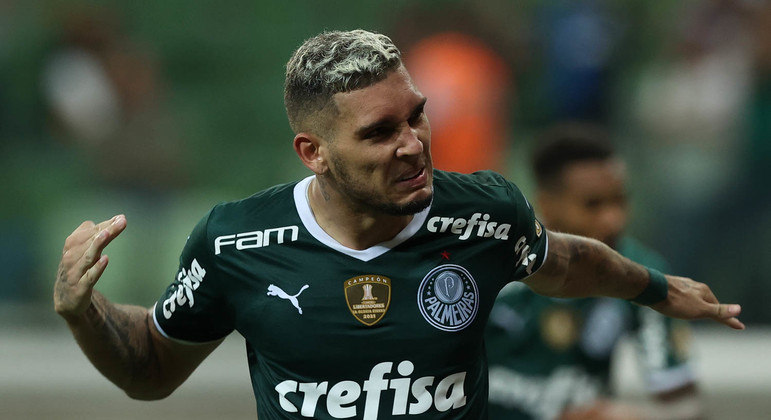 Com quatro gols de ontem, e mais dois contra o T&aacute;chira, Navarro &eacute; o artilheiro da Libertadores