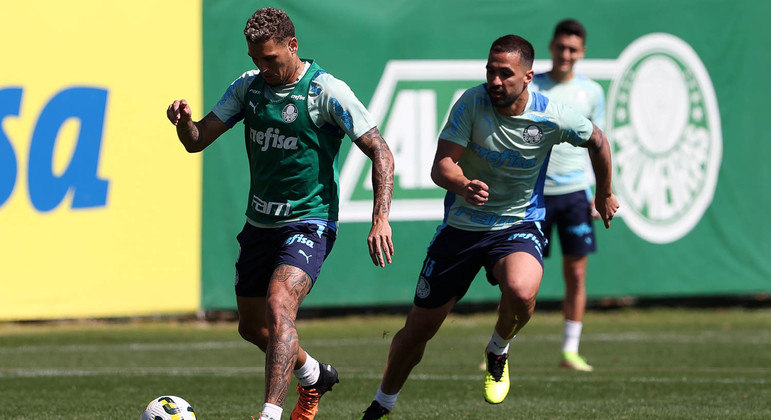 Navarro e Luan participam do treino do Palmeiras em reapresentação visando a Libertadores