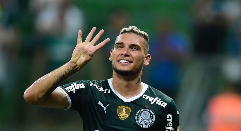 Rafael Navarro comemora quarto gol anotado na goleada do Palmeiras na Libertadores 2022