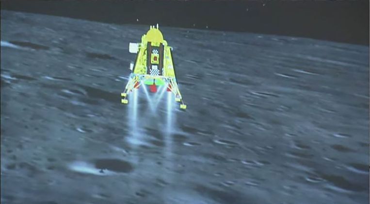 Representação em vídeo da Chandrayaan-3 ao pousar na Lua. A chegada da nave ao satélite natural foi muito comemorada pelo governo e pela população da Índia. Esta é a primeira vez que um veículo espacial pousa nesta área, também conhecida como 