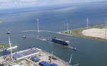 navio fogo Holanda carros incêndio