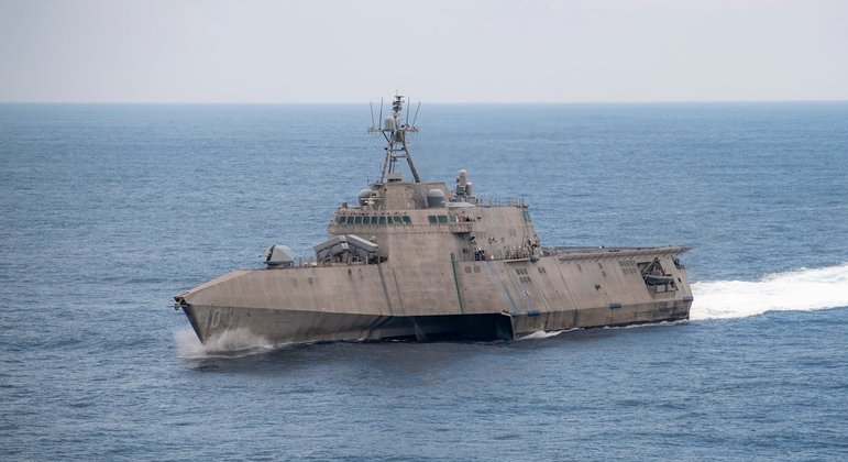 USS Gabrielle Giffords realizava operações de rotina em águas internacionais, dizem EUA