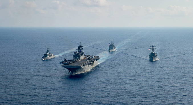 Navio de guerra americano navega perto de ilha controlada pela China
