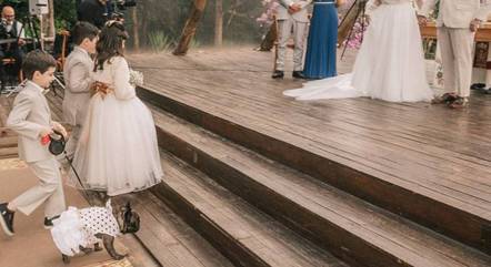 Nayara Marques Noronha teve a cachorra como 'dama de honra' em seu casamento