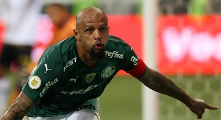 NEGOCIANDO - Felipe Melo está muito perto de ser anunciado como reforço do Fluminense. O presidente do Tricolor, Mário Bittencourt, confirmou que o volante já tem um pré-acordo com o clube e a expectativa é de apresentá-lo na segunda-feira.
