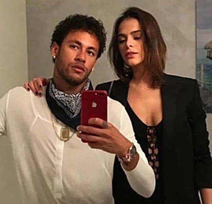 Nem a atriz Bruna Marquezine, com quem Neymar teve um relacionamento que caiu nas graças do público, foi citada no 