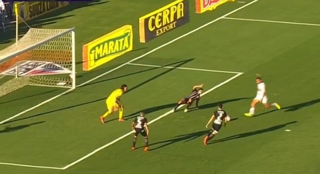 Mesmo com três volantes, o Corinthians tomou o gol em contragolpe