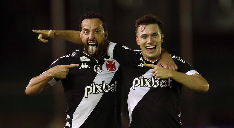 Nenê marcou o primeiro gol do Vasco, e Lucas Piton, autor da assistência