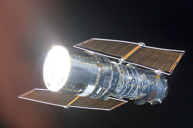  Nesta segunda-feira (24), comemora-se o aniversário de 33 anos do lançamento do telescópio espacial Hubble. Confira detalhes!