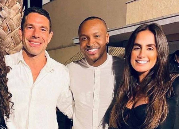 Neste 22/7, Marcus apareceu nas redes sociais durante uma festa que reuniu, entre outros, o cantor Thiaguinho e Carol Peixinho. 