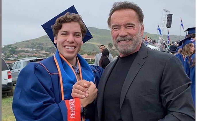 Neste mês de julho (2022), Joseph declarou que Schwarzenegger pagou sua faculdade (e é grato por isso), mas se recusou a fornecer qualquer outra ajuda após o curso: 