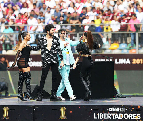 Neste mesmo evento, também cantaram  Sebastián Yatra, Turf, Fito Páez e Tini Stoessel, que não são brasileiros.