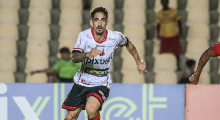 Neto Berola em ação pelo Ituano