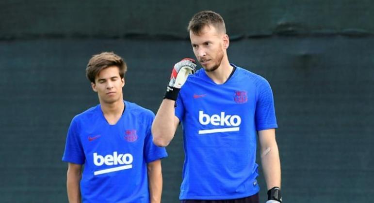 NETO (G, Barcelona) - Não vive um grande momento no Barcelona, mas recebeu chances com Tite em outras ocasiões