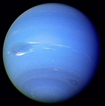 Netuno é o planeta mais distante do Sol. Ele não tem quase brilho. Por isso, é impossível observá-lo a olho nu.