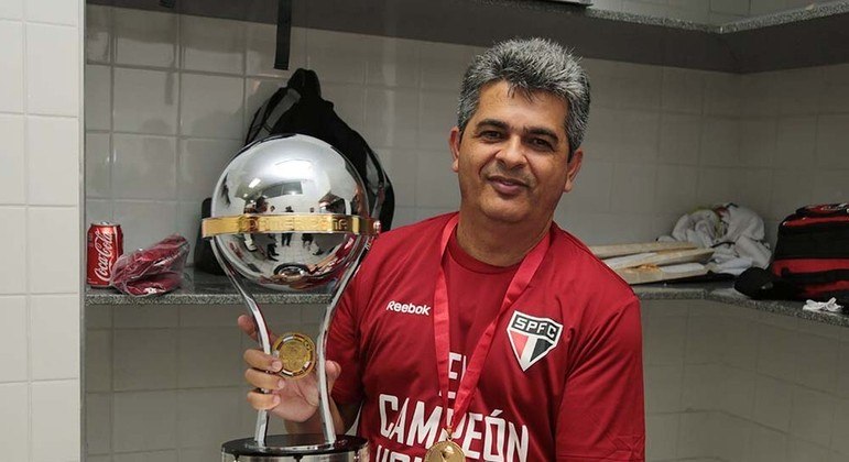 Ney Franco campeão da Sul-Americana de 2012. O último título internacional do São Paulo