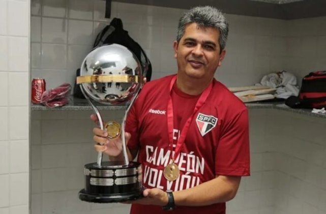 Ney Franco - Tinha 46 anos na conquista da Copa Sul-Americana de 2012 (vitória sobre o Tigre, da Argentina, na decisão). - Foto: Rubens Chiri/São Paulo