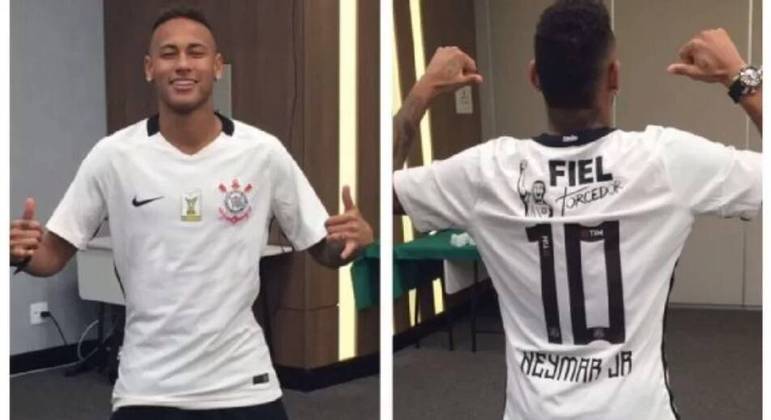 Neymar sorri com a camisa do Corinthians. Ele brinca com seu futuro. Mas não sabe se volta a jogar aqui