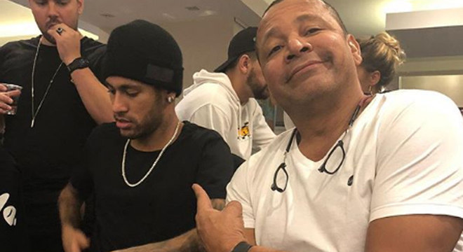O pai de Neymar toma todas as decisões sobre a carreira. Até onde o filho jogará