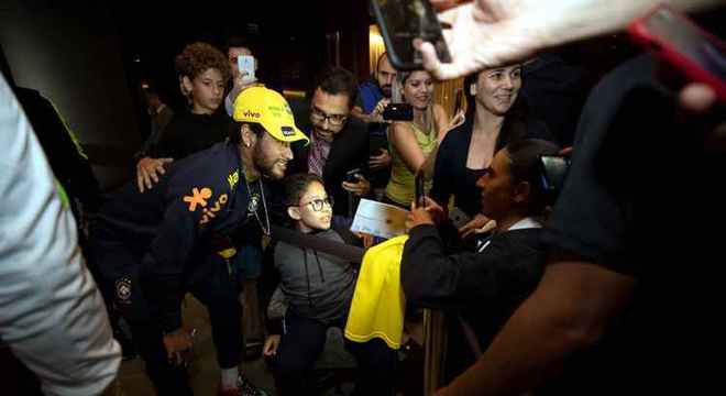 CBF tenta limpar a imagem de Neymar, acossado pela acusação de estupro