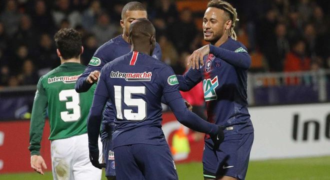 Neymar marcou um dos gols do PSG na vitória sobre o Pontivy