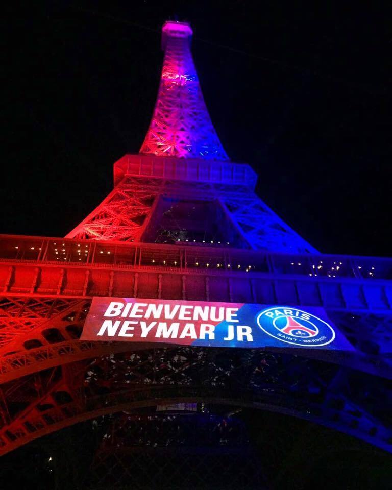 Em 2017 , Paris se colocou 'de joelho' para a chegada de Neymar. Seis anos de desilusão