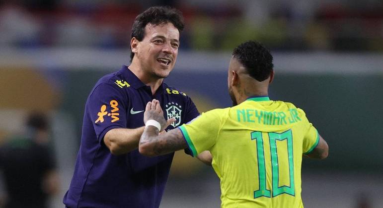 Fernando Diniz, como Dunda, Felipão e Tite. Assume a admiração total por Neymar, depois do 5 a 1