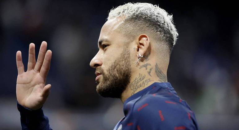 Neymar desmente suposto desentendimento no vestiário do Bernabéu