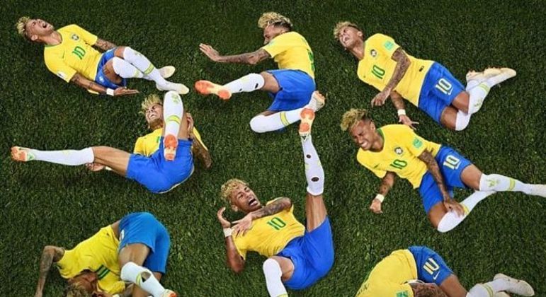 Neymar. O mundo divulgou as imagens de suas simulações em 2018. Culpa dele mesmo