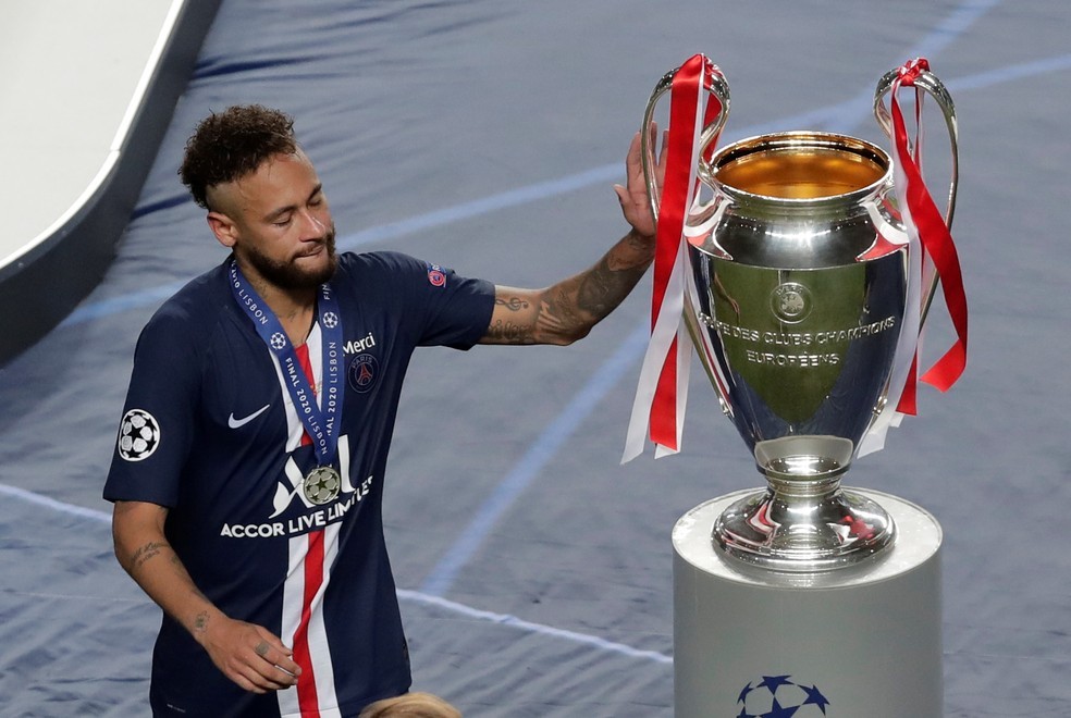 Na fraca Liga Francesa, Neymar precisa da Champions, para ser o melhor do mundo