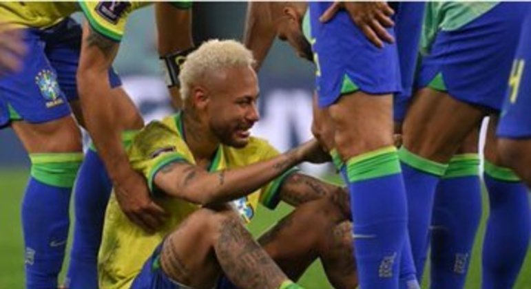Neymar 'destruído' psicologicamente, após a eliminação do Brasil da Copa. Tite? Nos vestiários