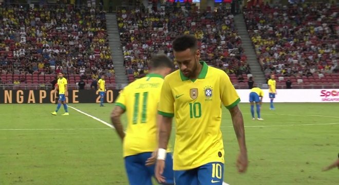 Neymar menos de 11 minutos em campo. Contusão preocupante
