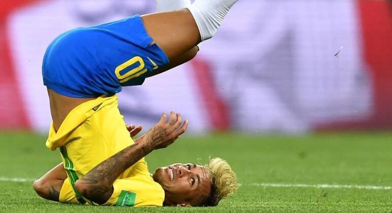 O Mundial de 2018 não foi um dos melhores para o craque. Além de o Brasil ter sido eliminado nas quartas, ele consolidou o apelido de cai-cai devido às quedas 