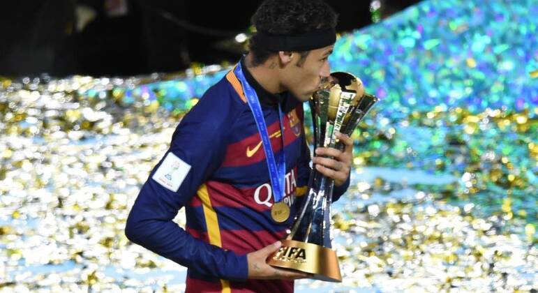 No primeiro ano, venceu ao lado do Barça apenas a Supercopa da Espanha. Já em 2014, não faltaram conquistas: Campeonato Espanhol, Copa do Rei e Liga dos Campeões. A vitória na Liga dos Campeões deu ao Barcelona a oportunidade de disputar o Mundial e, no final de 2015, o time catalão se consagrou campeão do mundo