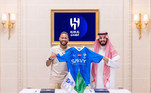Aos 31 anos, Neymar Jr. assinou contrato com o Al-Hilal até 2025. Em sua primeira manifestação após a saída do PSG, justificou a ida para o Oriente Médio e elogiou o novo clube.'O Al-Hilal é um clube gigante com torcedores fantásticos e é o melhor da Ásia. Isso me dá a sensação de que é a decisão certa para mim, na hora certa, com o clube certo. Adoro vencer e marcar gols e pretendo continuar fazendo isso na Arábia Saudita e com o Al-Hilal', declarou 