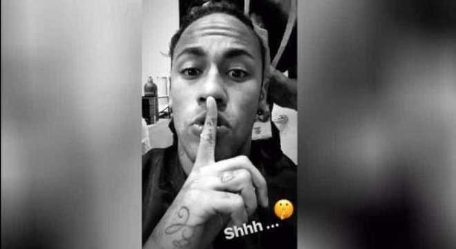 Neymar manda torcida calar a boca