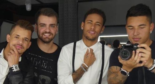 Neymar e seus infalÃ­veis 'parÃ§as'. ReforÃ§o para enfrentar a pressÃ£o