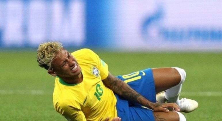 As simulações de Neymar na Copa de 2018 não foram esquecidas. A imagem dele já não é boa há anos