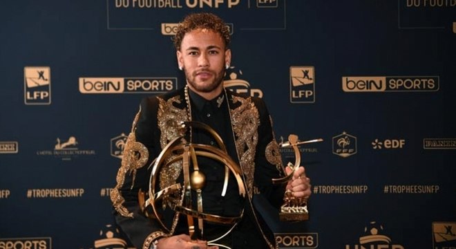 O prêmio da temporada passada de Neymar. Admiração caiu de forma assustadora