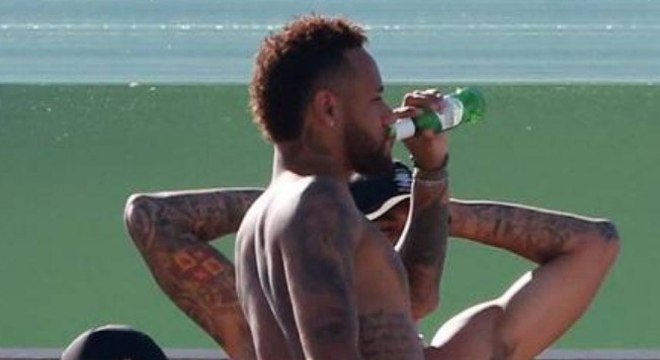 Neymar. Ele já disse que nas férias e folgas faz o que quer. Mas e o desgaste?
